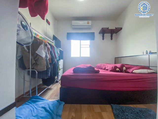 *****ทาวน์เฮ้าส์มือสองย่านนนทบุรี ม.ลุมพินี ทาวน์วิลล์ ราชพฤกษ์-นครอินทร์ หลังมุม เนื้อที่กว้าง 29.40 ตร.ว. ฟังก์ชัน 3 ห้องนอน 2 ห้องน้ำ ที่จอดรถ 2 คัน บ้านหลังมุมมีพื้นที่ด้านข้าง เดินทางสะดวก เข้า-ออกได้หลายเส้นทาง ทั้ง ถ.นครอินทร์, ถ.ราชพฤกษ์ ใกล้ทางด่วน "ศรีรัช"